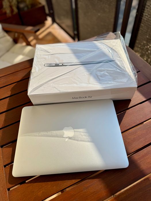MacBook Air 13” 2017 i5 – idealny na studia! 214 cykli