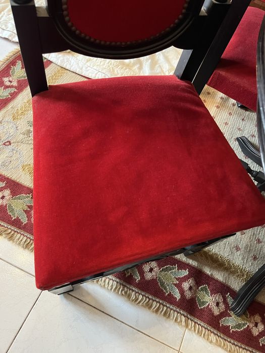 Mesa clássica + 8 cadeiras