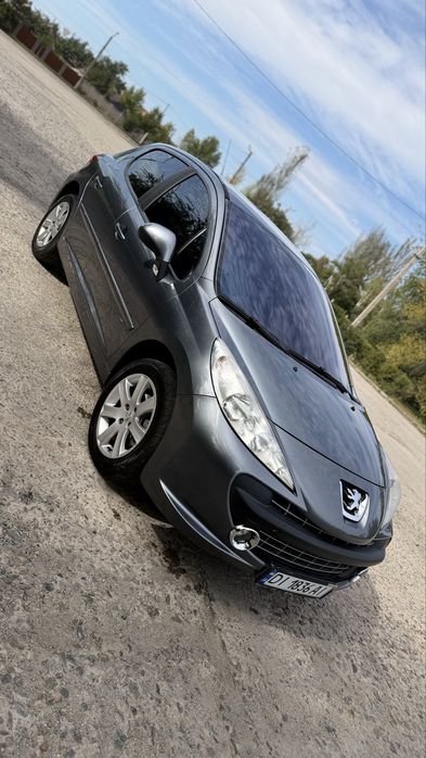 Peugeot 207 2008 року