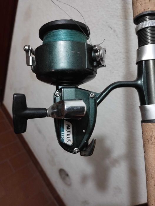 Cana de pesca com carreto