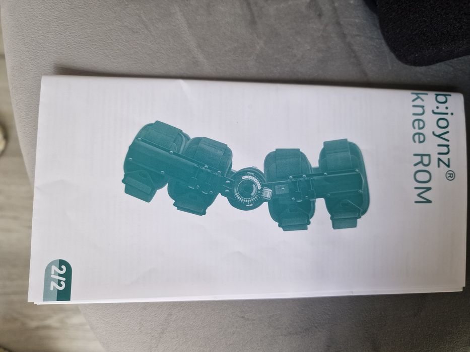 Joelheira ortopédica com limite flexão/extensão
