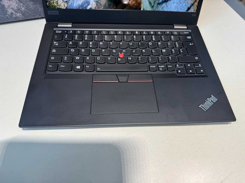 Зручний Lenovo ThinkPad L13 Gen 1 для роботи, є кількість