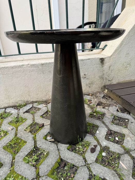 Mesa de apoio redonda em alumínio, acabamento níquel escuro, 46x51 cm