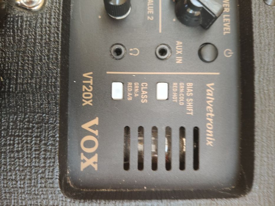 Wzmacniacz gitarowy piecyk combo VOX valvetronix VT 20 X