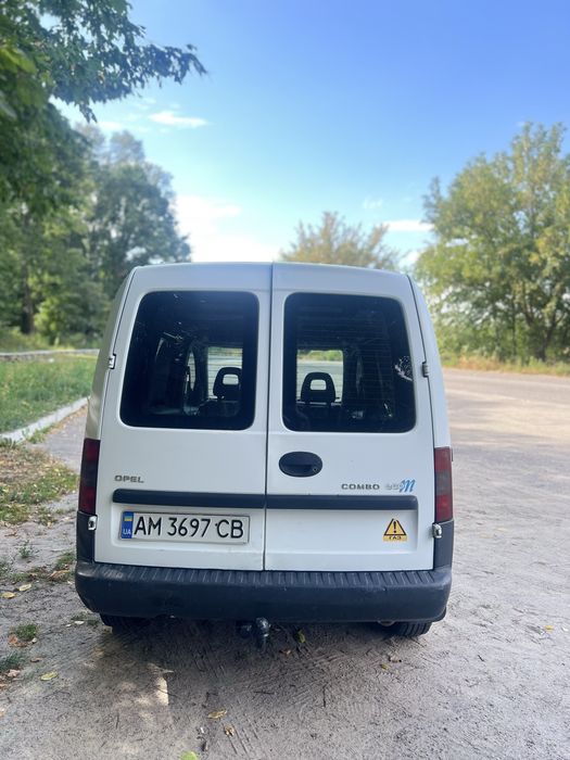 Авто Opel Combo 2008