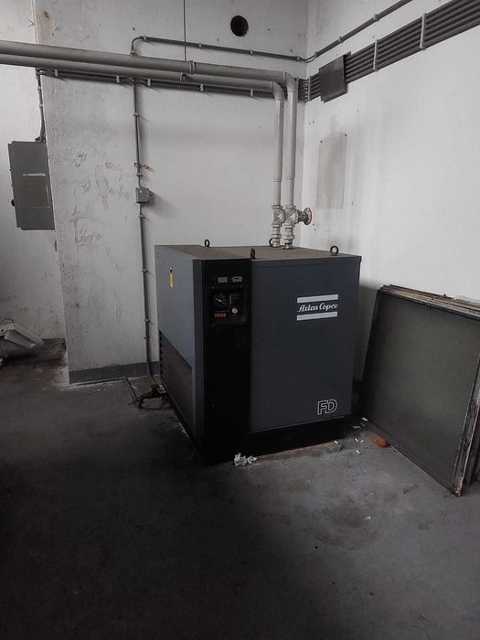 Sprezarka srubowa atlas copco ga 408 + osuszacz powietrza