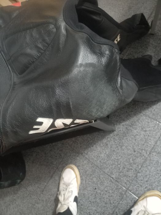 Fato de moto completo em pele Dainese