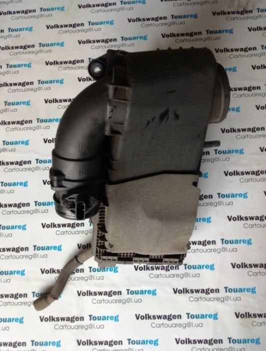 Корпус воздушного фильтра Volkswagen Touareg 2.5 TDi 7L0129607