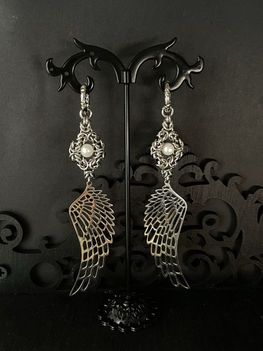 Kolczyki sktydla w stylu gotyckim — stal nierdzewna.