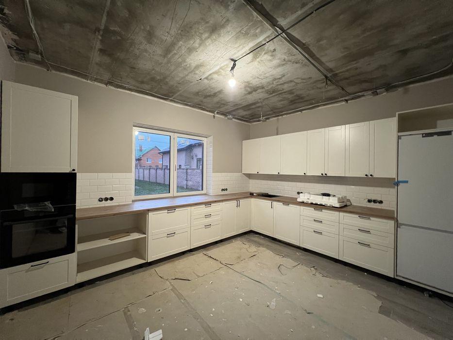 Будинок 161м2 з окремим гаражем, 8 соток ділянка у Білогородці!