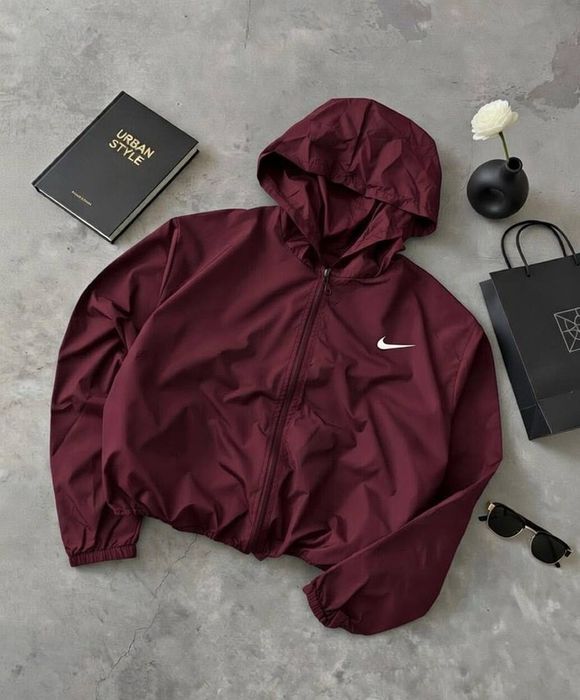 Стильна вітровка