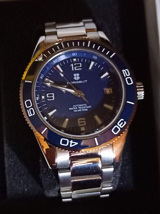 Чоловічий годинник