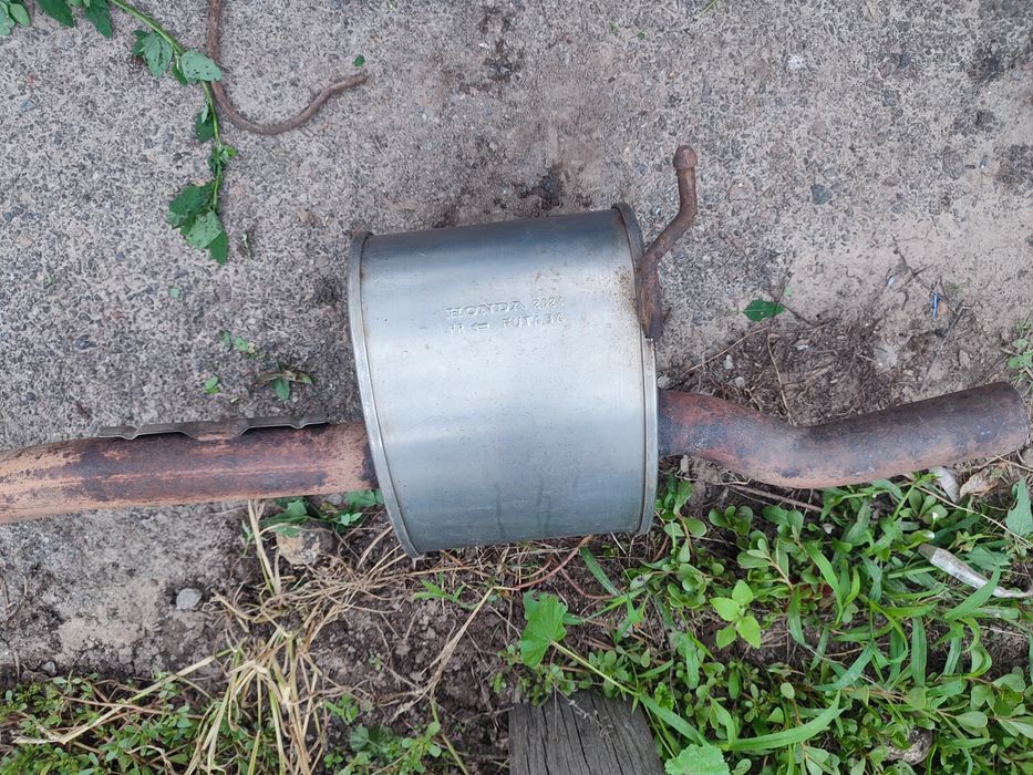 Резонатор Хонда продам
