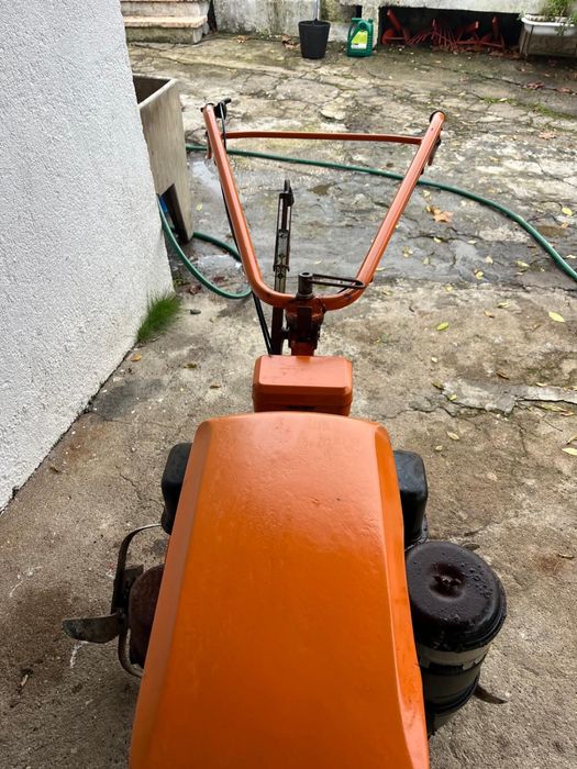 Moto enchada Lombardini