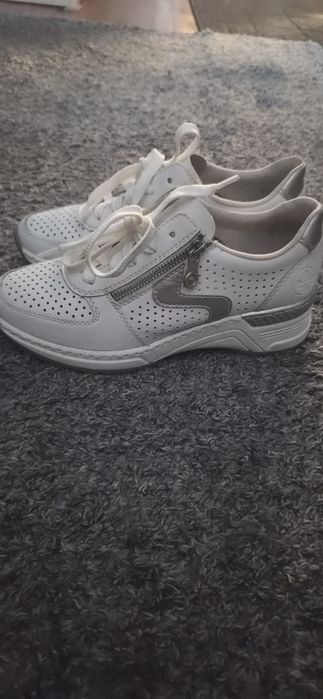Sprzedam buty    Rieker.