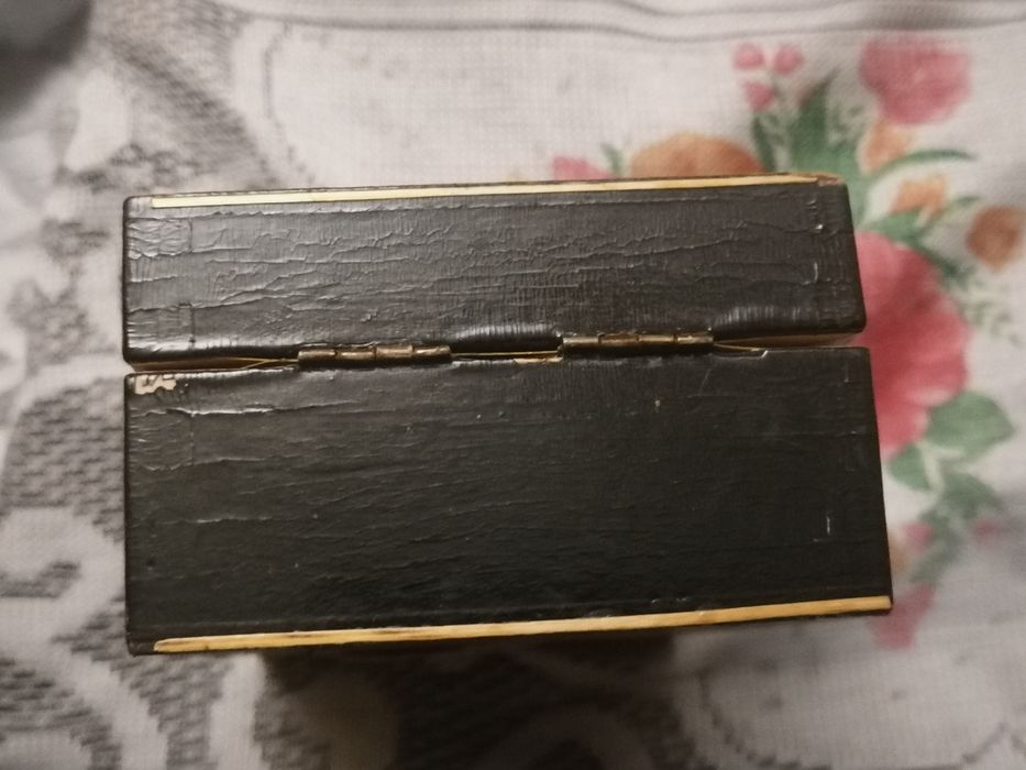 Деревянная шкатулка(ссср) +значки