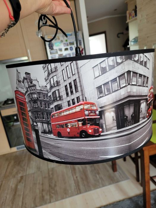 Lampa wiszącą  / żyrandol Londyn