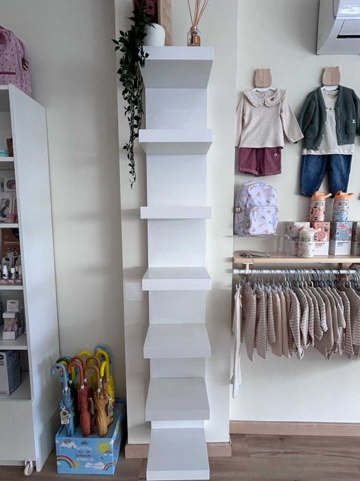 Estante IKEA LACK – uso profissional – como nova – 40€