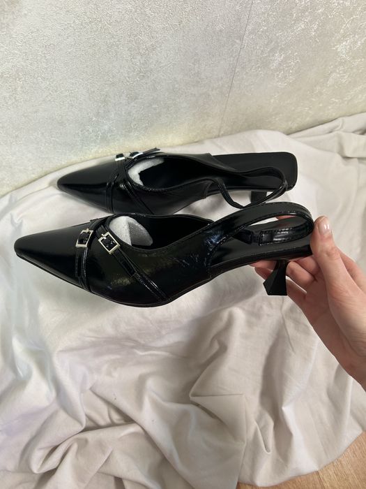 чорні стильні підбори