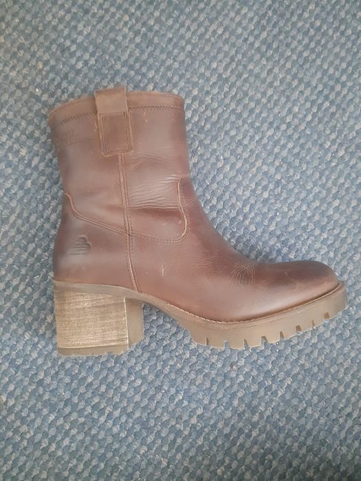 Botki Bullboxer 38