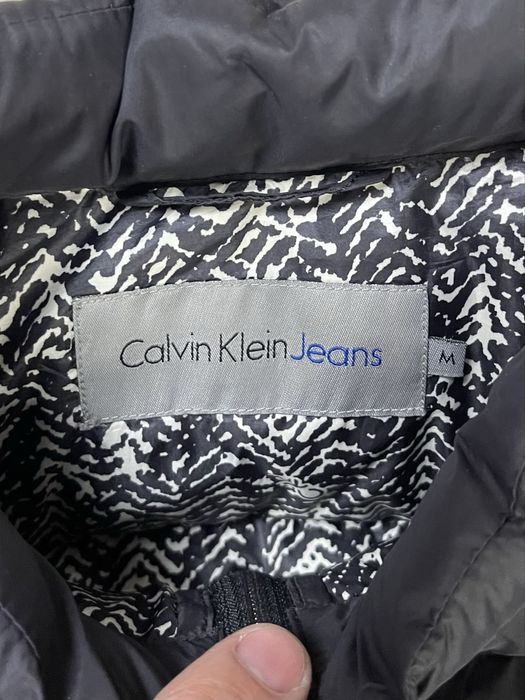 Calvin klein куртка пуховик S размер женская стеганая