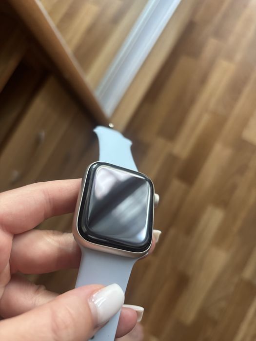 Apple Watch SE 3 GPS 44mm Starlight Aluminium Case with Starlight Sport Band -