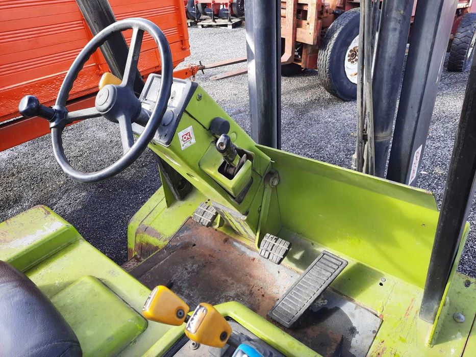 Empilhador Clark GPM25