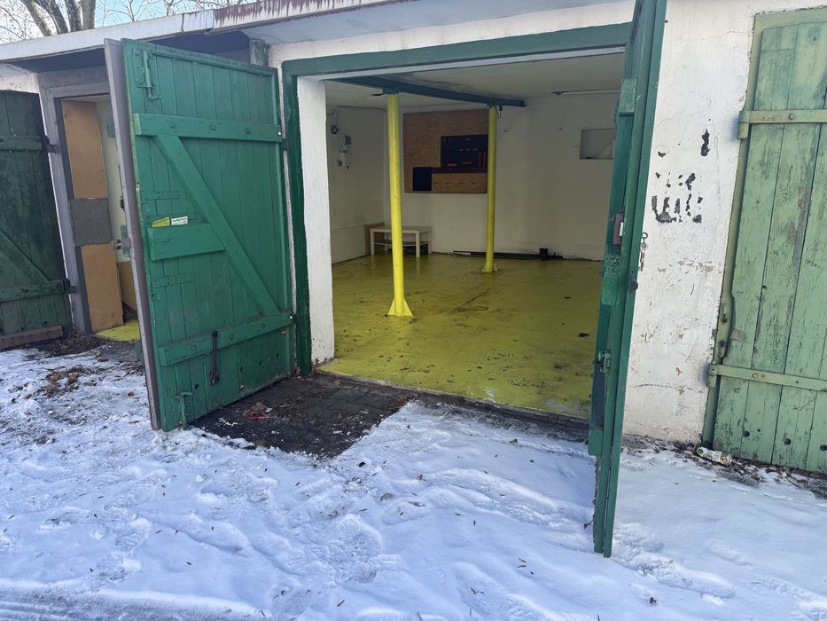 Garaz , magazyn do wynajecia Mlodego Hutnika
