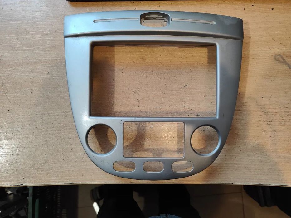 Ramka radia Chevrolet Nubira 96555036