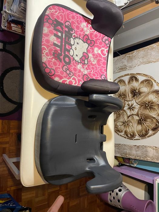 Espelho em pele preta sintética e outros itens para desocupar