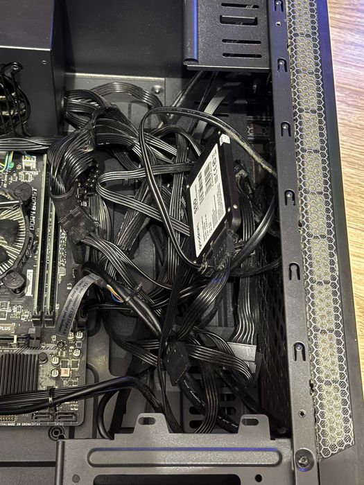 Komputer stacjonarny bez karty graficznej