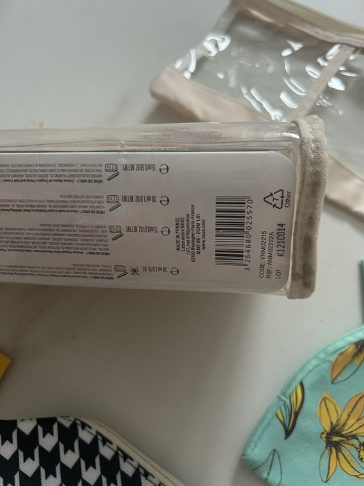 Zestaw kosmetyczka piórnik Nuxe Yves Rocher nowe