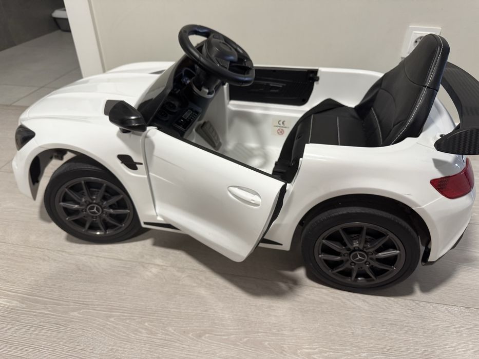 Auto na akumulator Mercedes GTR Biały