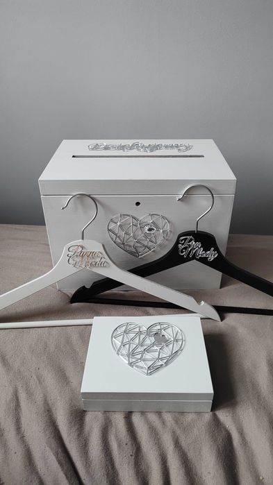 pudełko na obrączki skrzynka na koperty wieszaki ślub wesele srebrne plexi ślub wesele