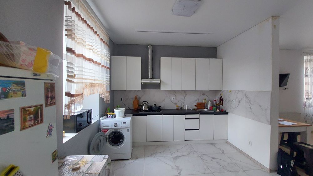 Продам частину будинку. Вул.Вірменська,80.