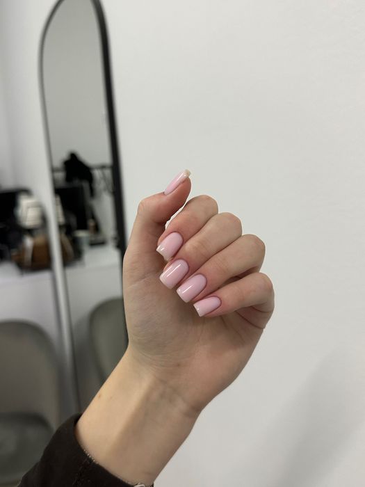 ТЕРМІНОВО Шукаю модель на манікюр