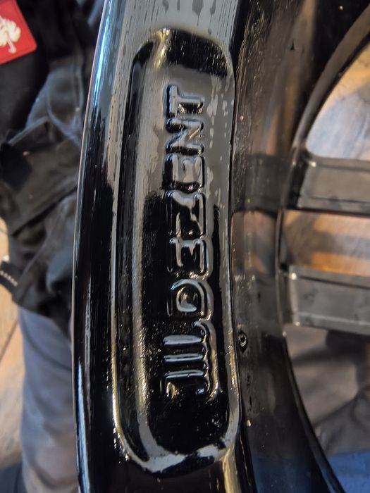 Komplet alufelg 6,5Jx17H2 DEZENT 5x112  Audi VW Skoda Mercedes