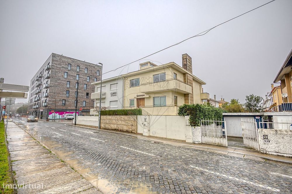 Moradia T5 para arrendamento