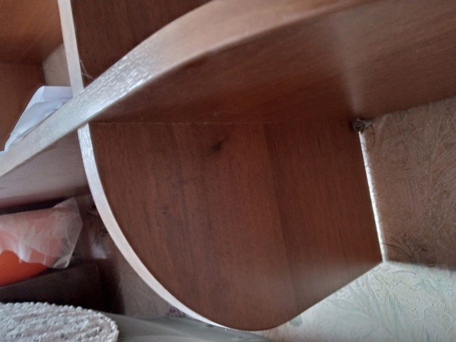 Полиця навісна тумба під телевізор сервант