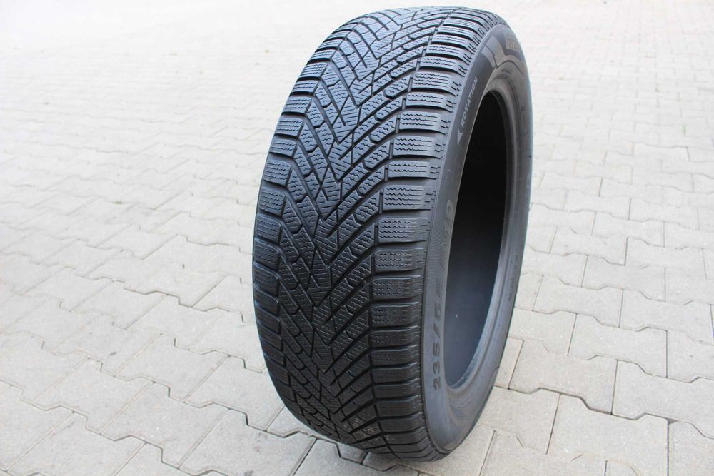 Opona zimowa 235/55/19 Pirelli Winter Scorpion 105H 2023