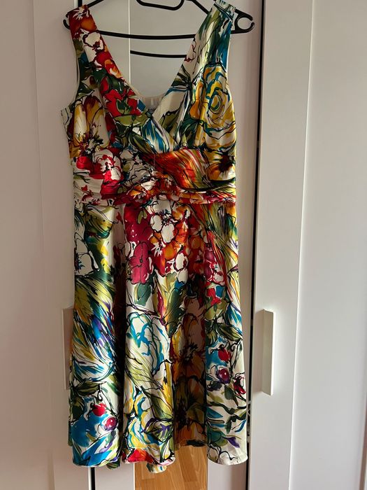 Jasna sukienka Monnari