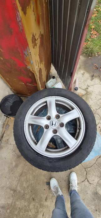 Felgi Aluminiowe 5x114.3 R16 z oponami zimowymi Honda Accord VII 4 szt.