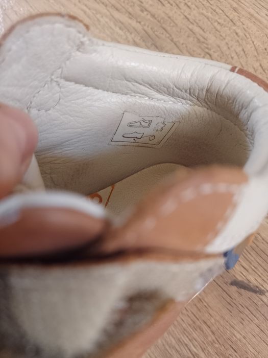 Buty ze skóry naturalnej do kostki r.22 memo