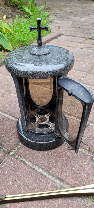Zestaw nagrobny – krzyż metalowy 40 cm + wazon i lampion granitowy