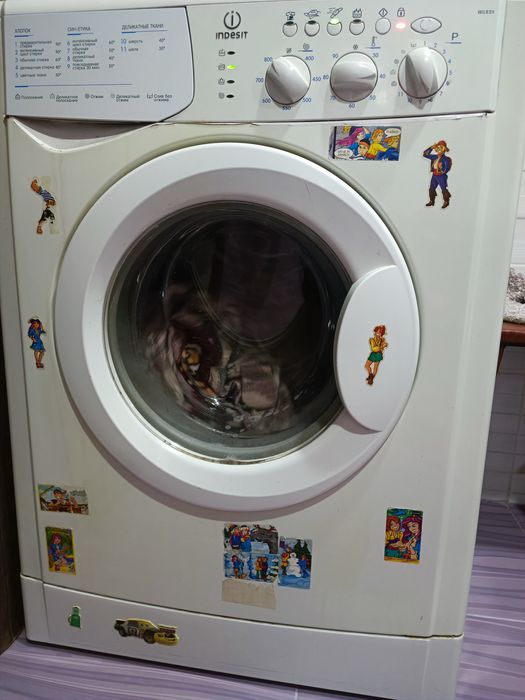 Продаж рабочої пральної машини INDESIT WIL82X або продаж запчастин