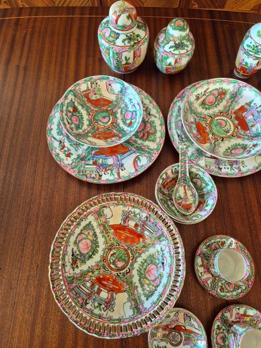 Magnífico Serviço 29 Peças Porcelana Chinesa Rose Medallion – Selo Macau