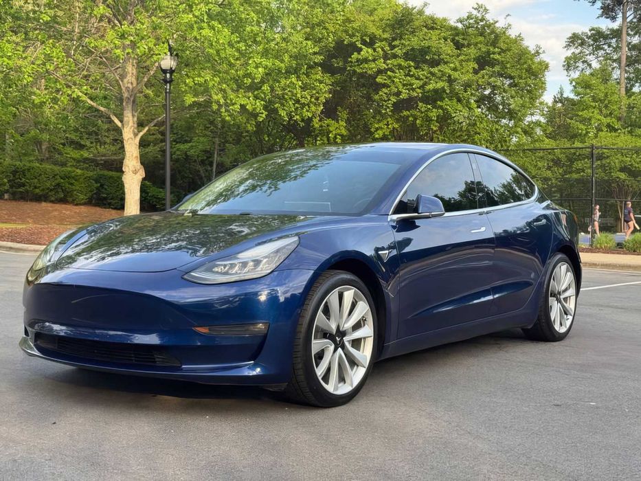 Tesla Model 3 Long Range      2018