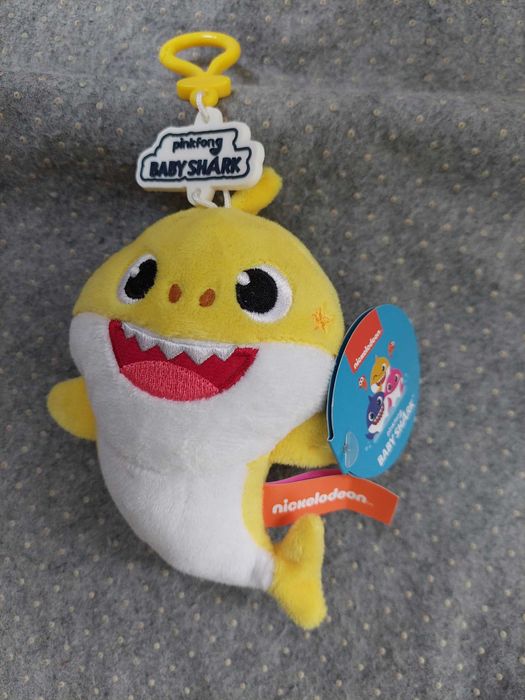 Portfelik, maskotka, breloczek baby Shark + zabawka do wody