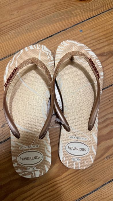 Vendo Havaianas originais de cor dourada