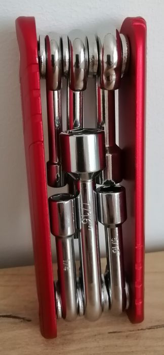 Zestaw kluczy nasadowych